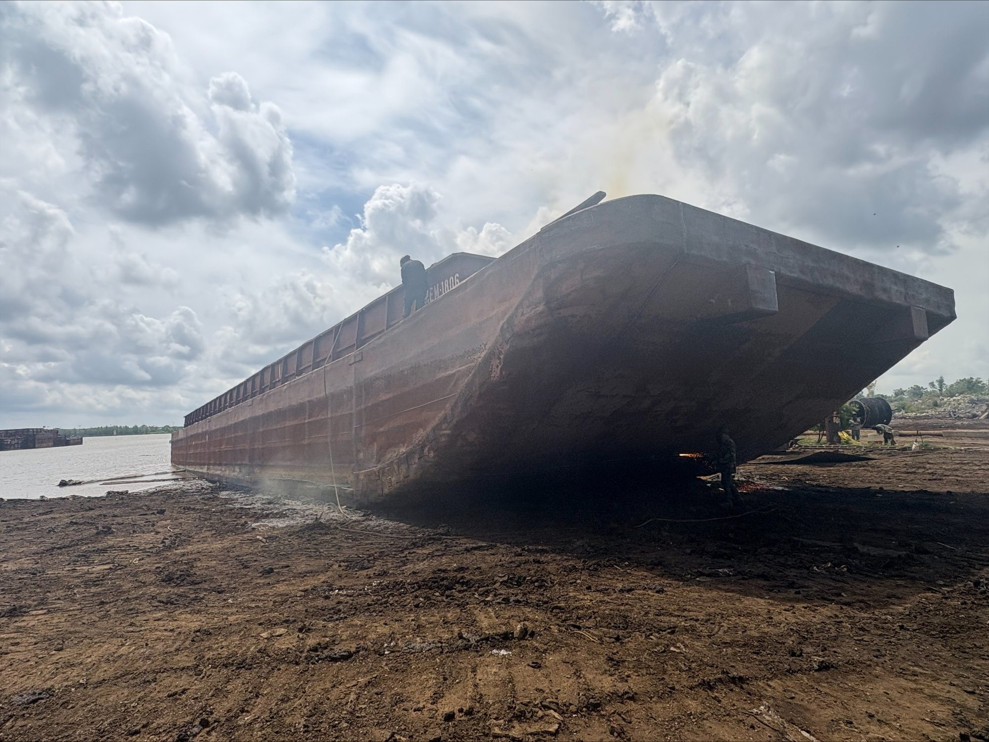 2025 Barge Pic-2